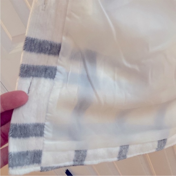 Lined Shacket w/Pockets Plaid Flannel Gray & White NWT by Thread & Supply - Picture 9 of 11